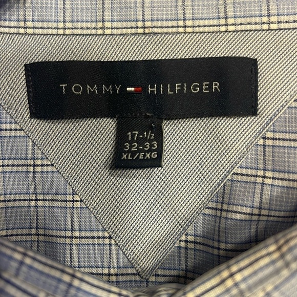 Tommy Hilfiger 100% cotton lightly checked 17 1/2 32/33 button up dress shirt - Picture 2 of 8